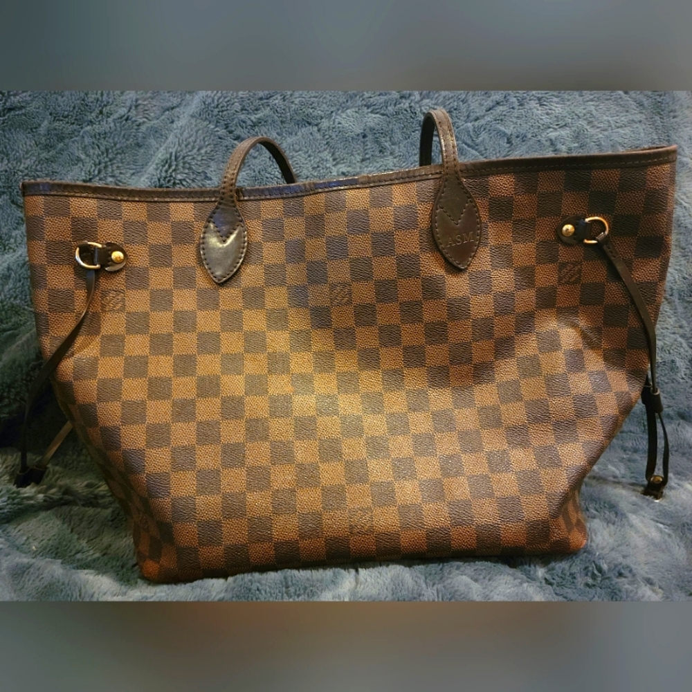 The Louis Classic: The Neverfull MM tote’s timeless design.